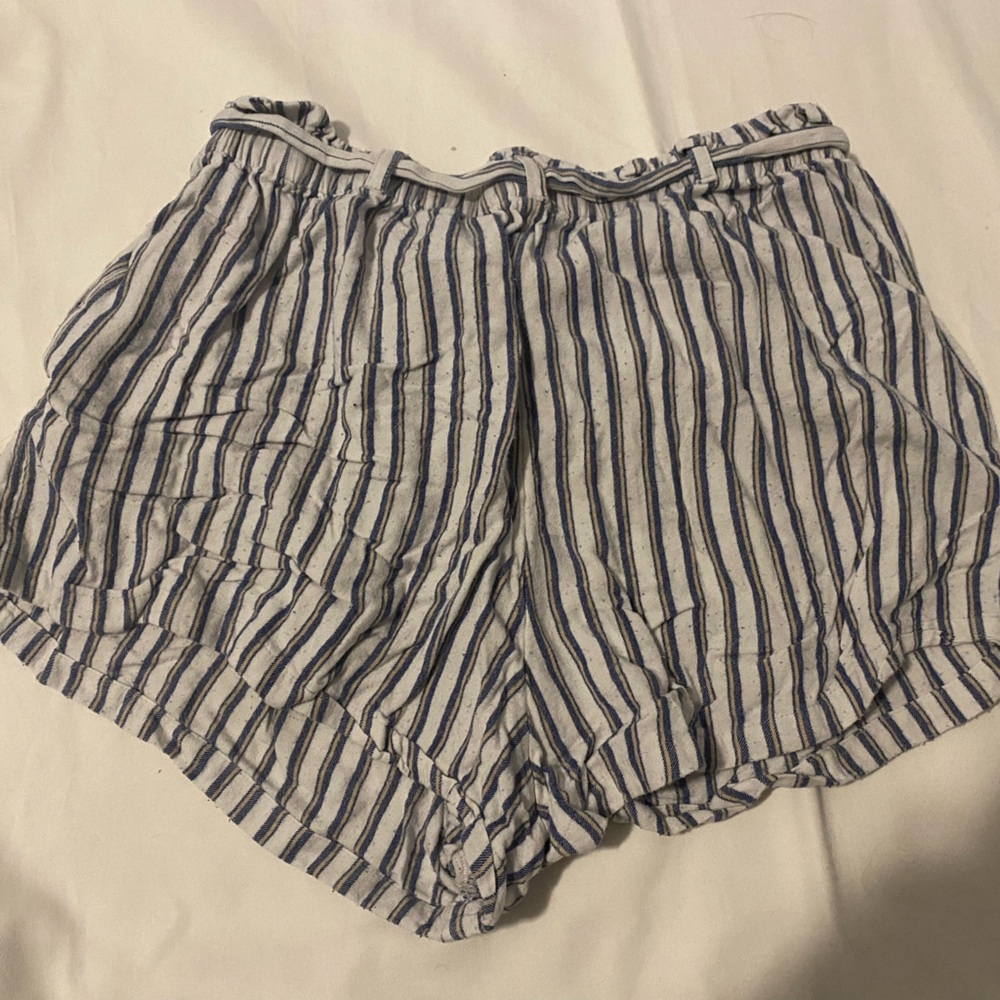 Shorts - Picture 3 of 3